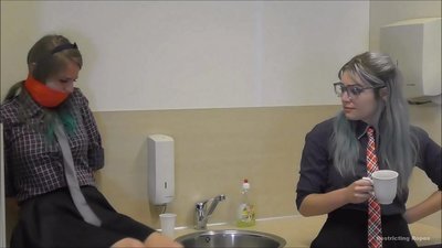 Addicted / ceangailte suas agus gagged / bean i bponc