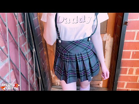 ❤️ Schoolgirl sucks a Dick go domhain agus fucks ionad ranganna. ❤️ Gnéas ardchaighdeáin linn